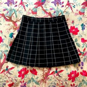 Grid pleated skirt (with shorts)